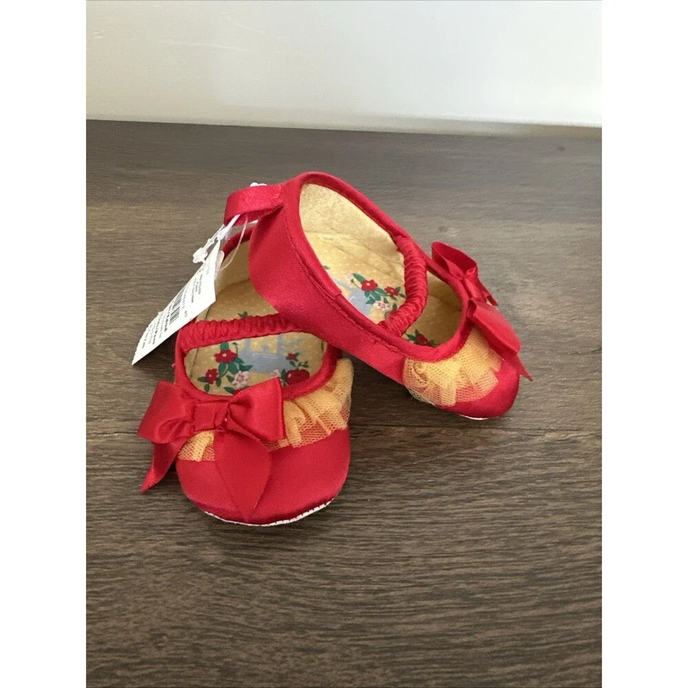 Disneyland Snow White Baby Crib Shoes Red Girls 0-6 Months